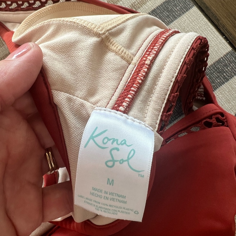 Bikini top! - Picture 4 of 4